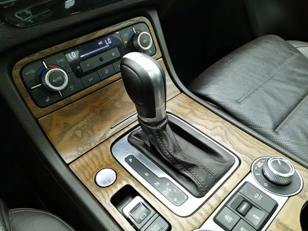 Volkswagen Touareg — миниатюра 13