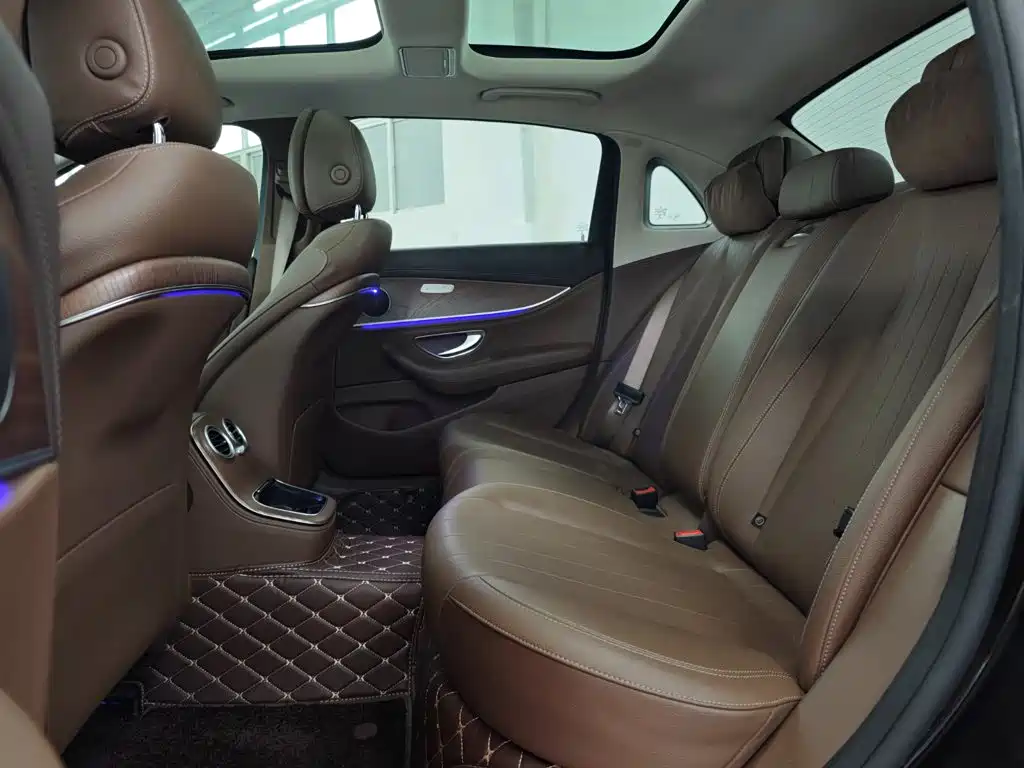 Mercedes-Benz E-Class — миниатюра 19