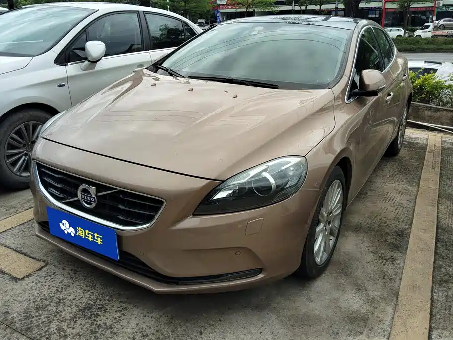 Volvo V40 2014