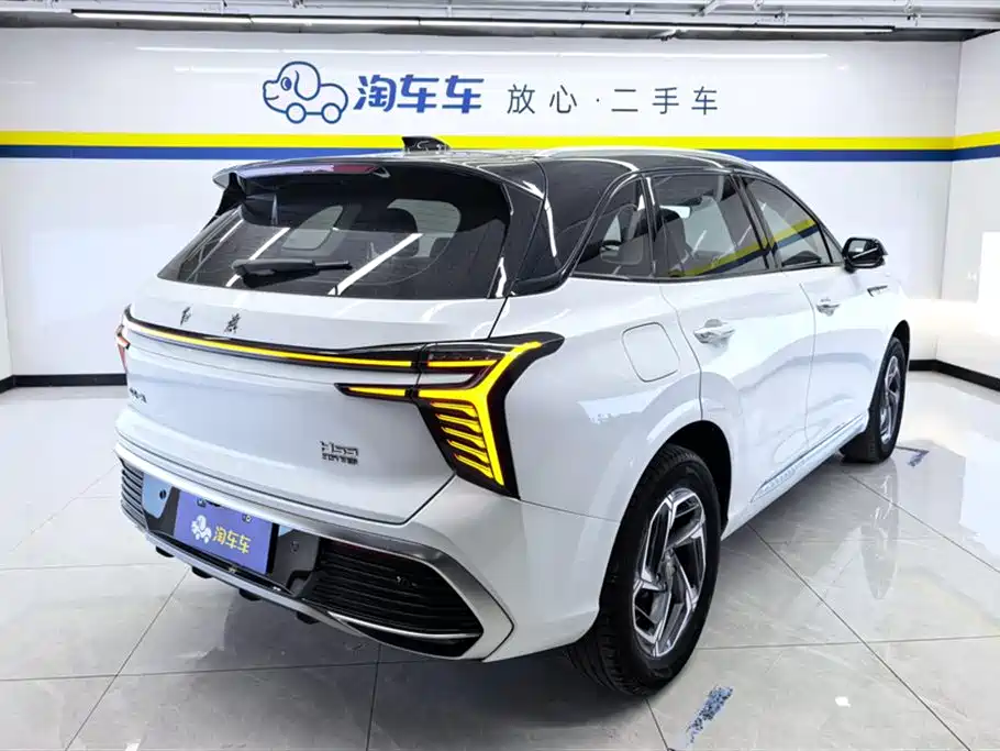 Hongqi HS3 2023 1.5T