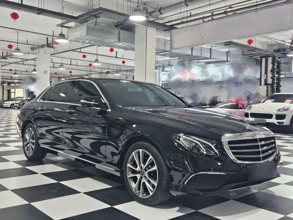 Mercedes-Benz E-Class — миниатюра 4