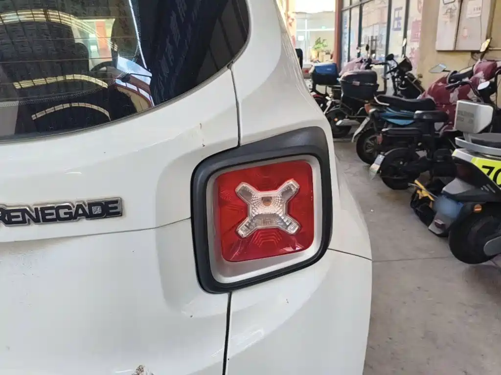 Jeep Renegade — миниатюра 8