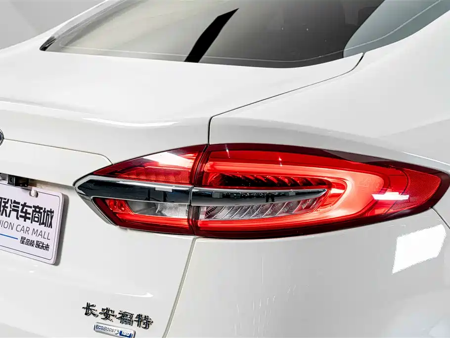 Ford Mondeo — миниатюра 8