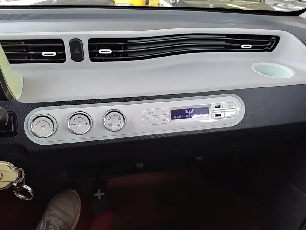 Wuling MINIEV — миниатюра 13