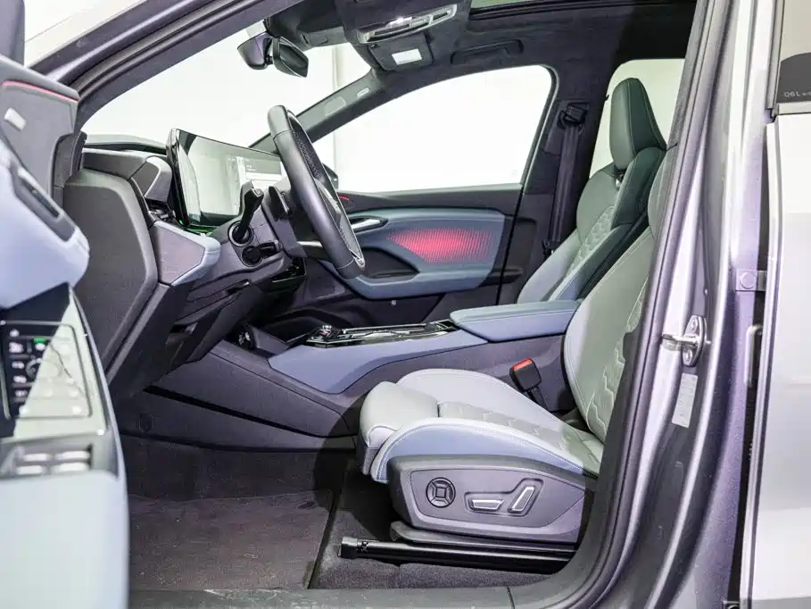 Audi Q6L e-tron — миниатюра 10