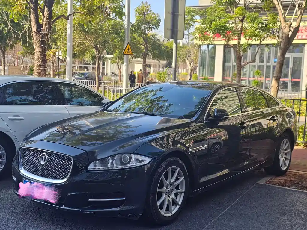 Jaguar XJ 2011