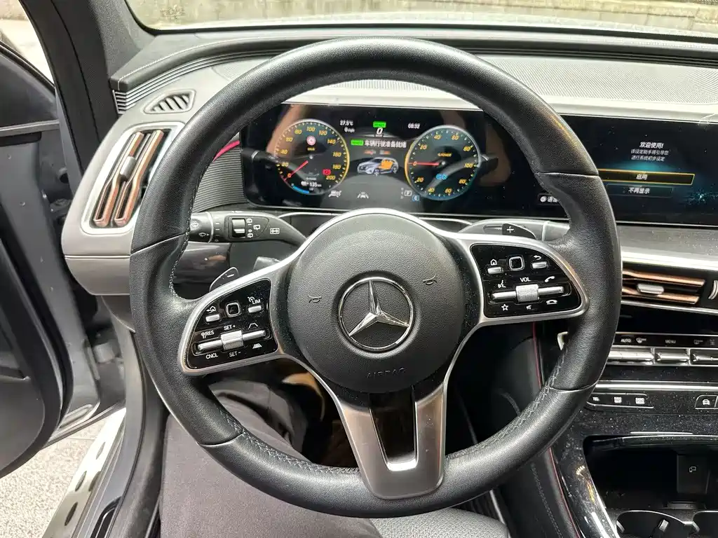 Mercedes-Benz EQC — миниатюра 5