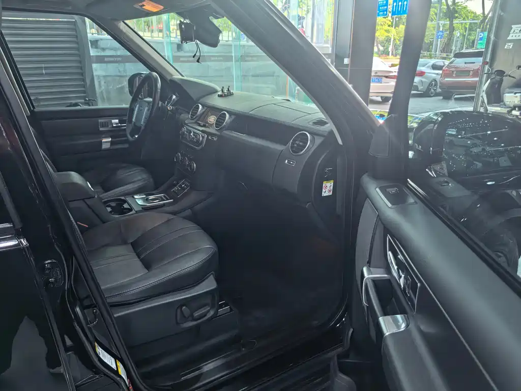 Land Rover Discovery 2016 3.0 SC V6 HSE Luxury