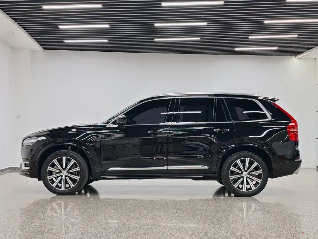 Volvo XC90 2021 B6 Luxury 7 мест