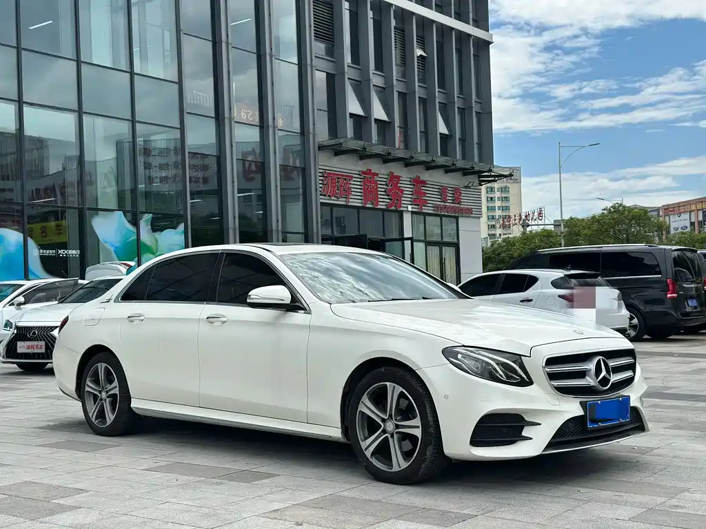 Mercedes-Benz E-Class — миниатюра 3