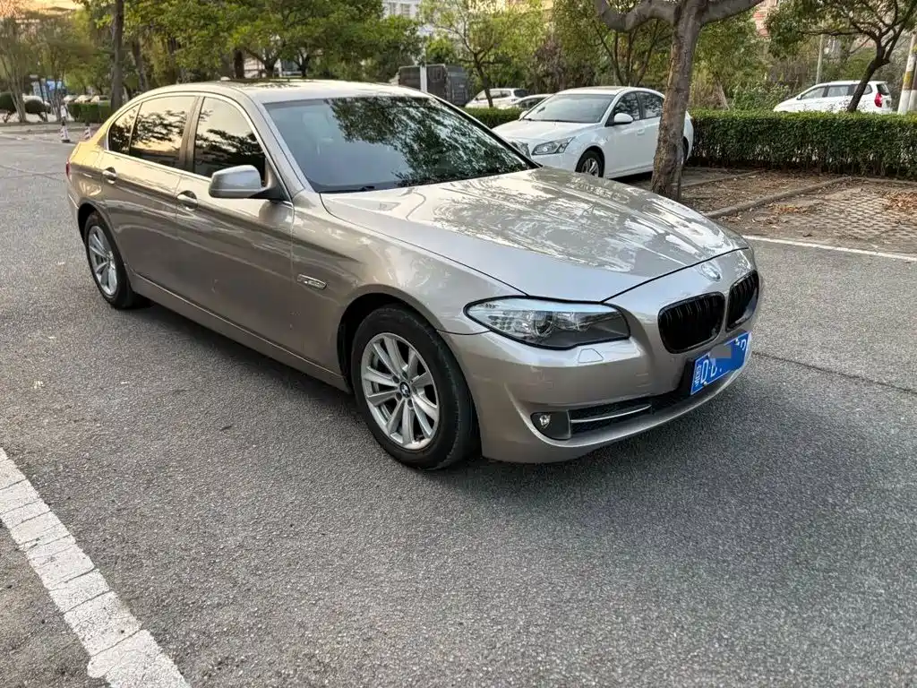 BMW 5 Series — миниатюра 3