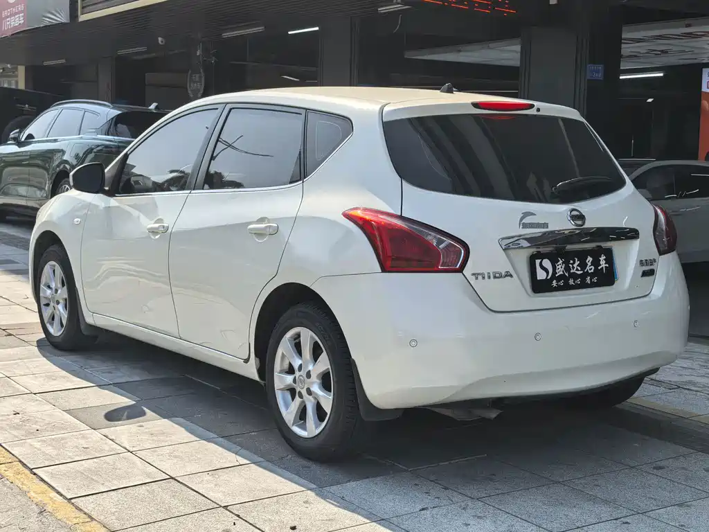 Nissan Tiida — миниатюра 6