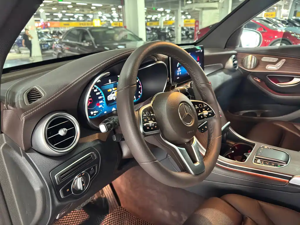 Mercedes-Benz GLC — миниатюра 12