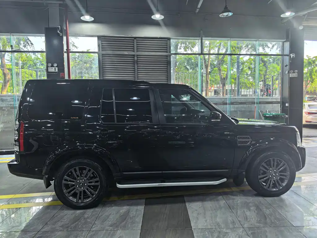 Land Rover Discovery 2016 3.0 SC V6 HSE Luxury
