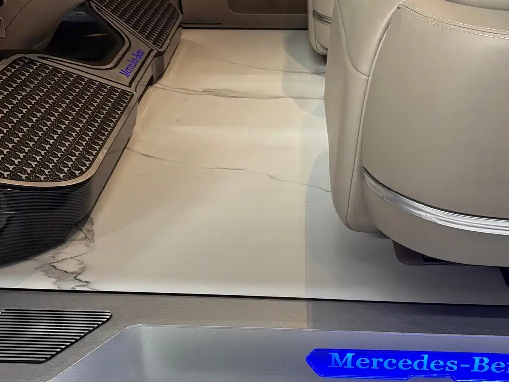 Mercedes-Benz V-Class — миниатюра 9