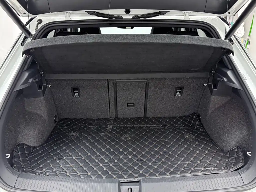 Volkswagen T-Roc — миниатюра 17