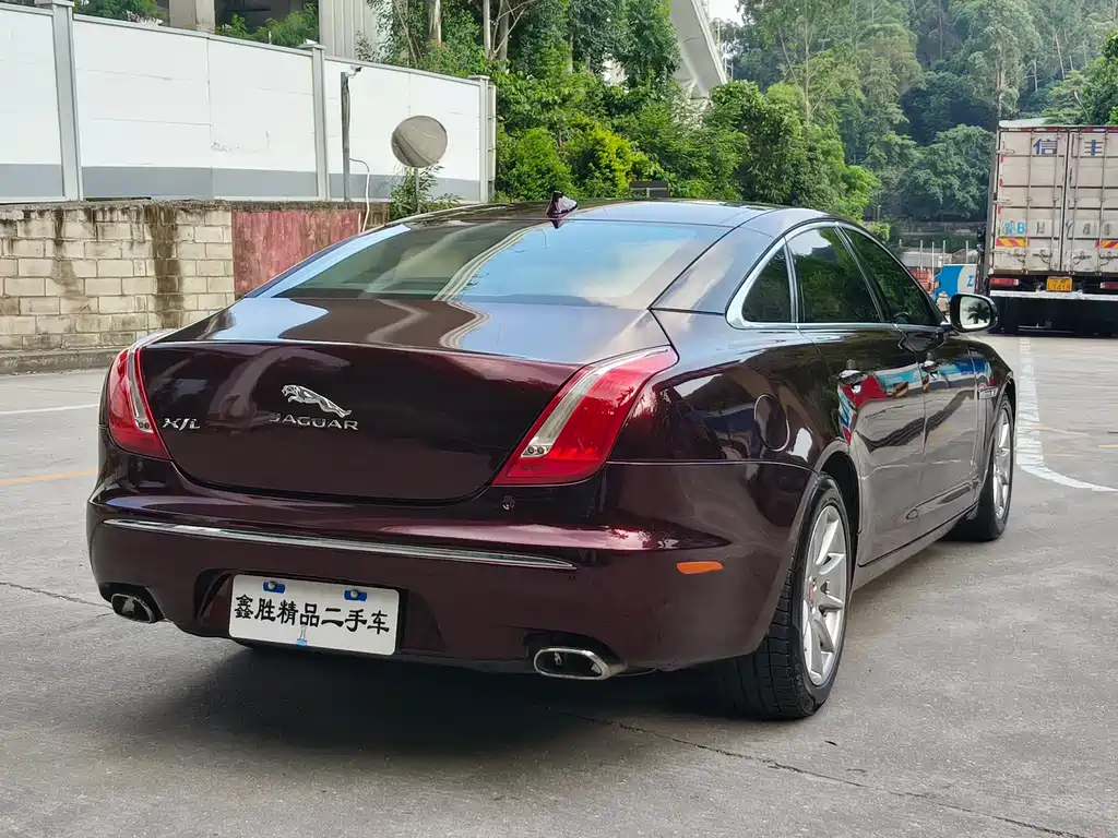 Jaguar XJ — миниатюра 4