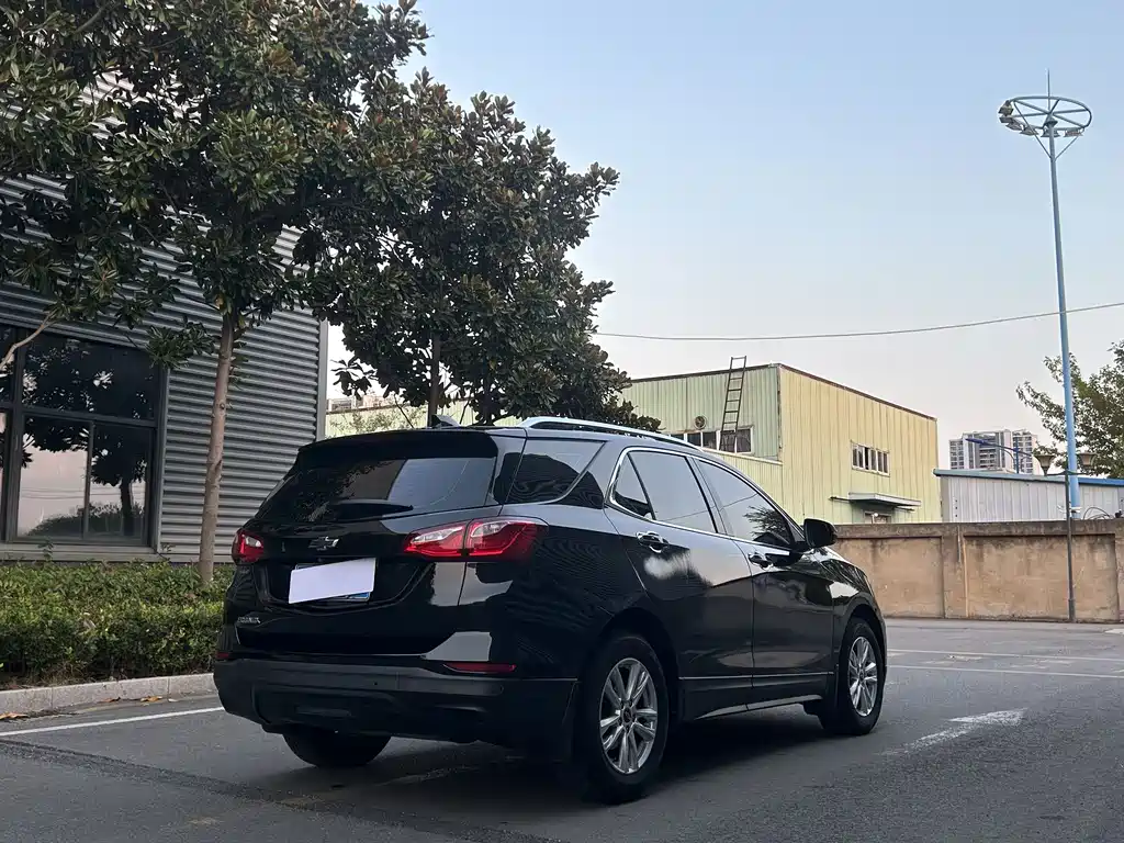 Chevrolet Equinox — миниатюра 8