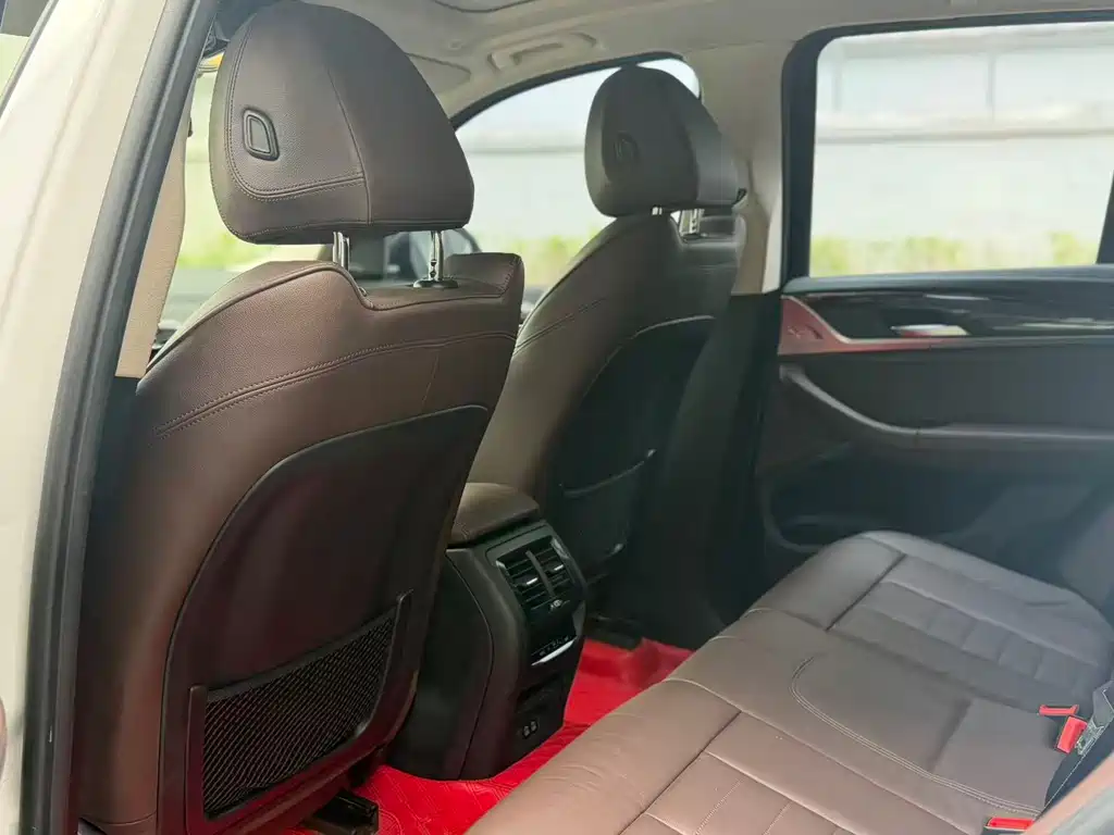 BMW X3 — миниатюра 11