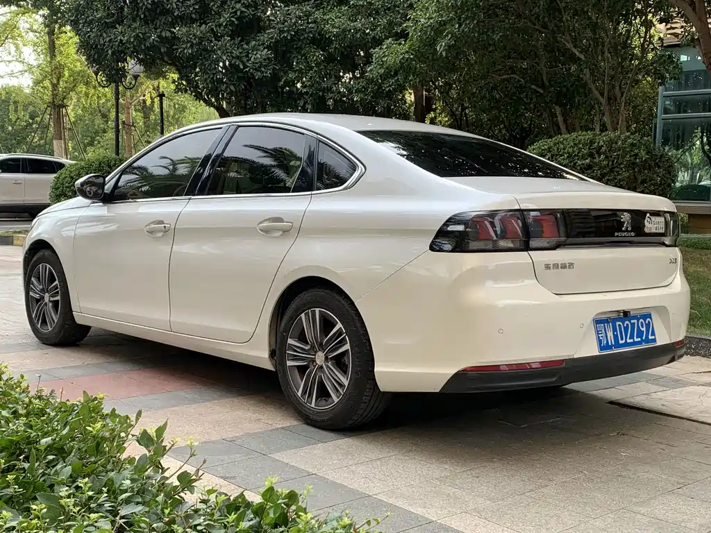 Peugeot 308 — миниатюра 10