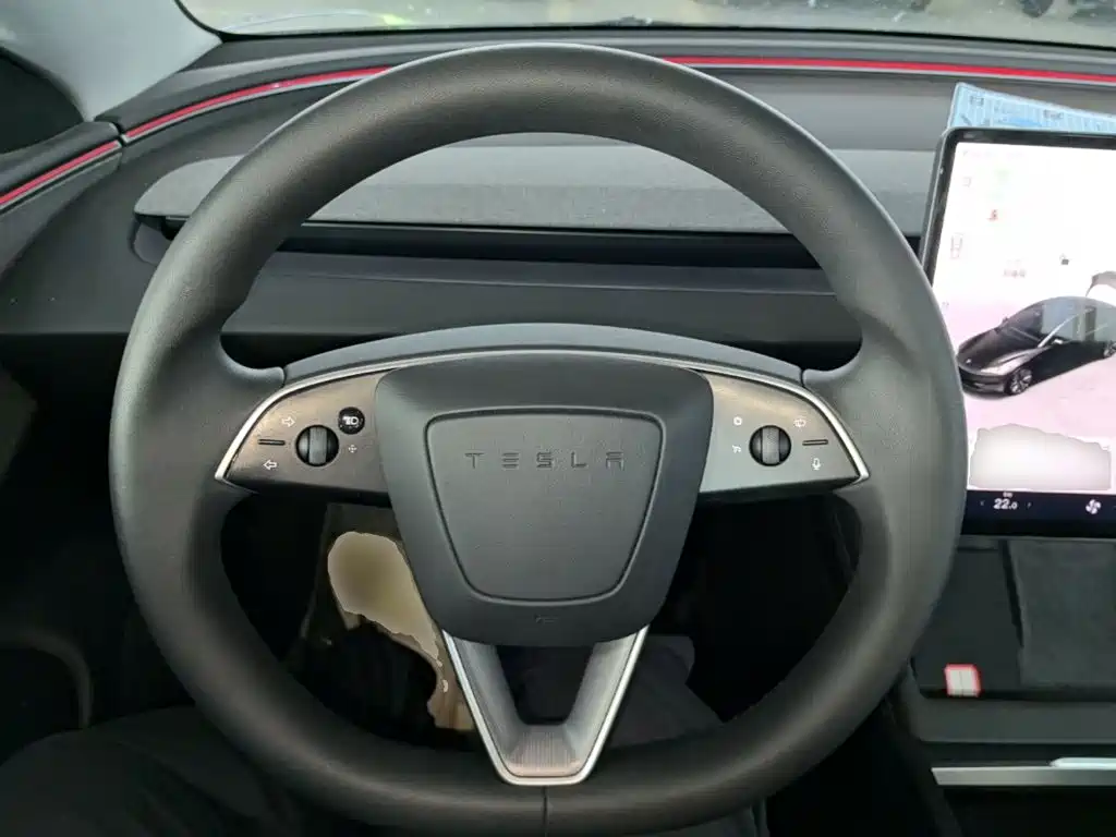 Tesla Model 3 — миниатюра 11