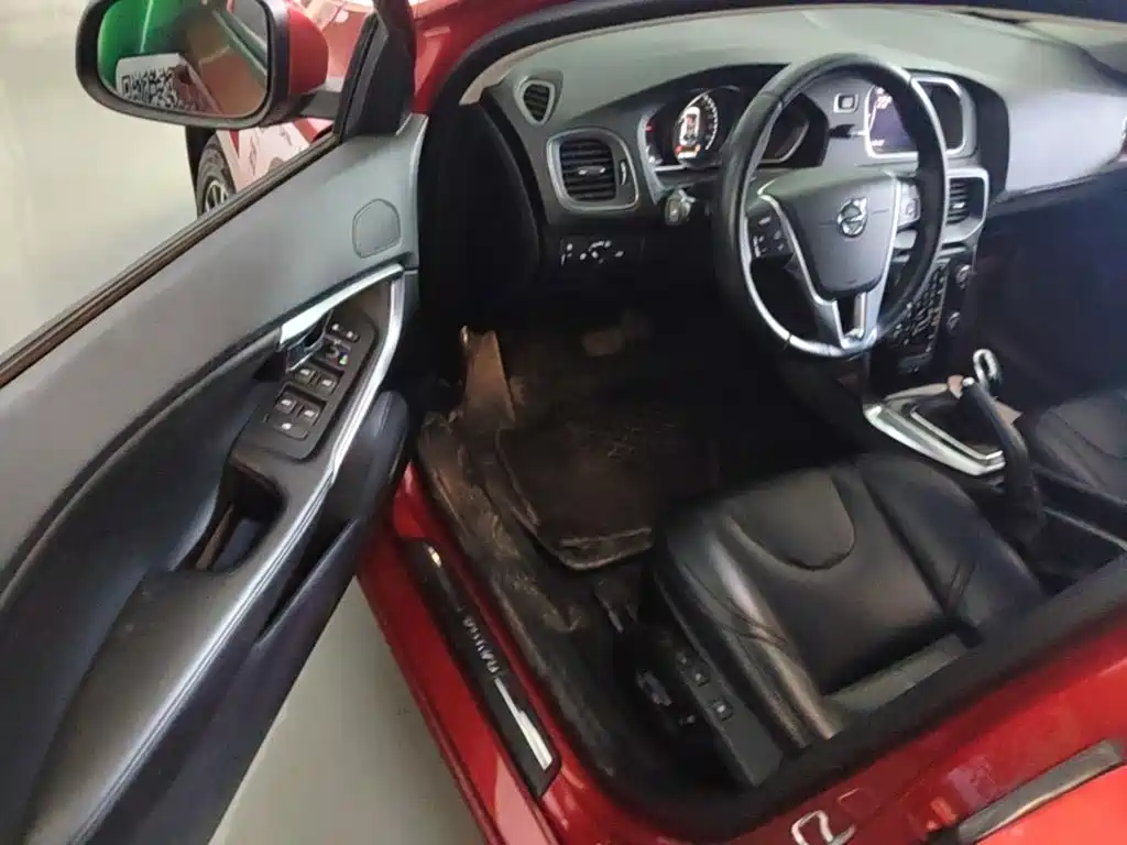 Volvo V40 — миниатюра 16