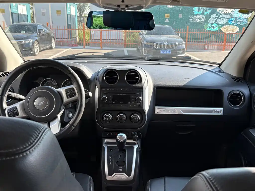 Jeep Compass (Import) — миниатюра 12