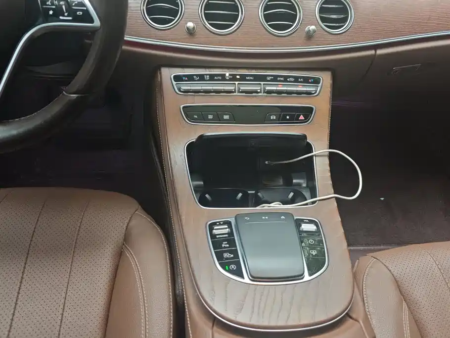 Mercedes-Benz E-Class — миниатюра 16