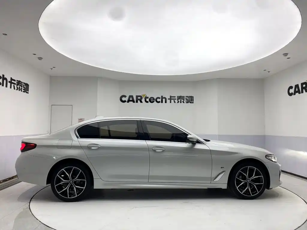 BMW 5 Series — миниатюра 4