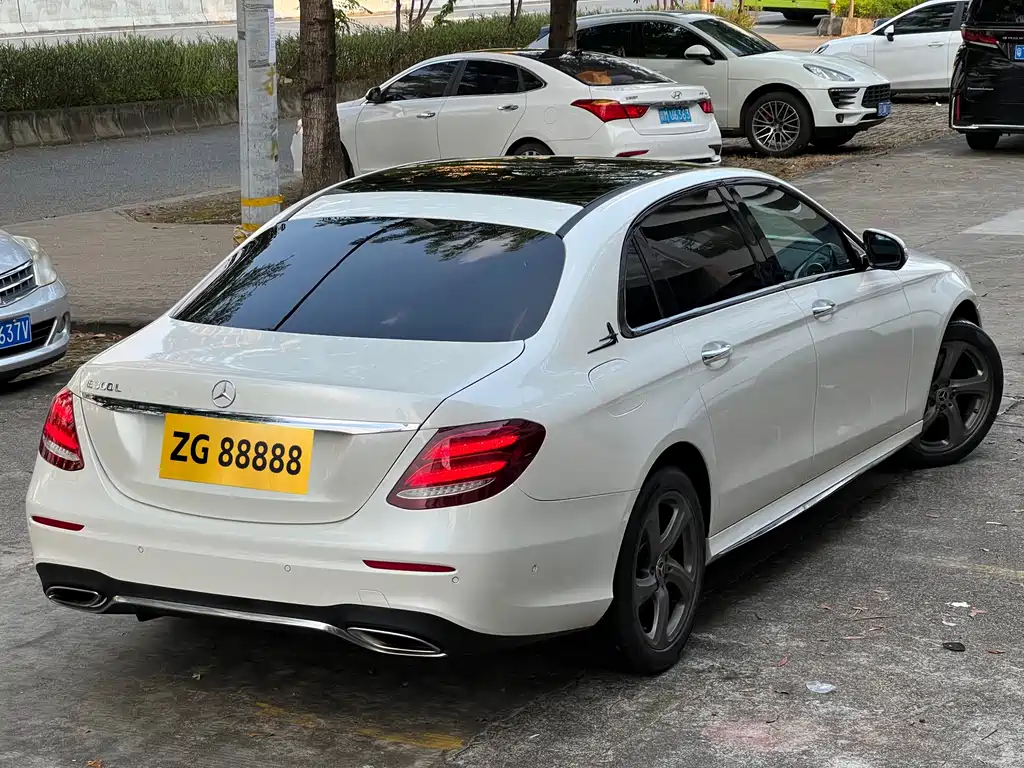 Mercedes-Benz E-Class — миниатюра 4