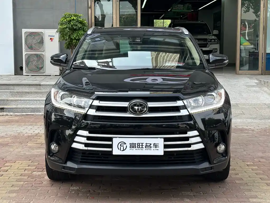 Toyota Highlander 2018 2.0T Luxury 7 мест V
