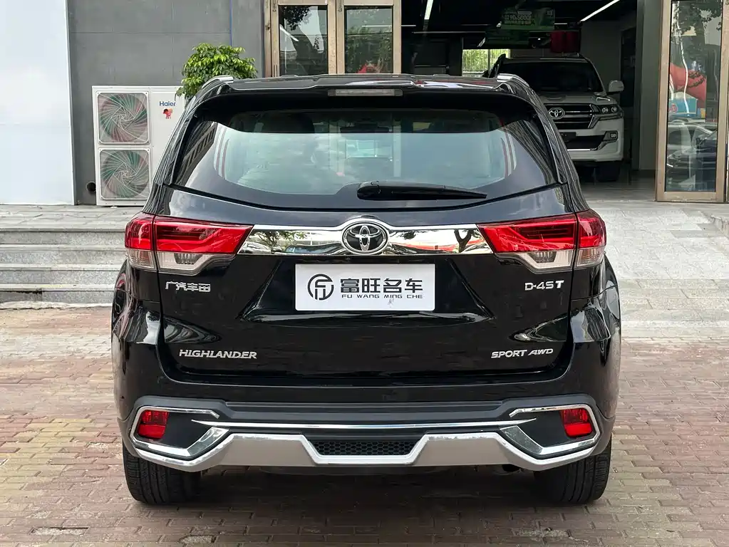 Toyota Highlander 2018 2.0T Luxury 7 мест V