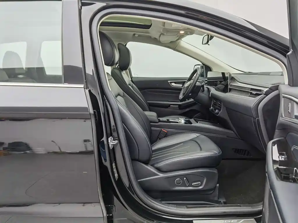 Ford Edge — миниатюра 23