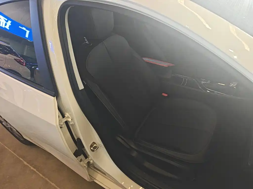 Buick Verano — миниатюра 25