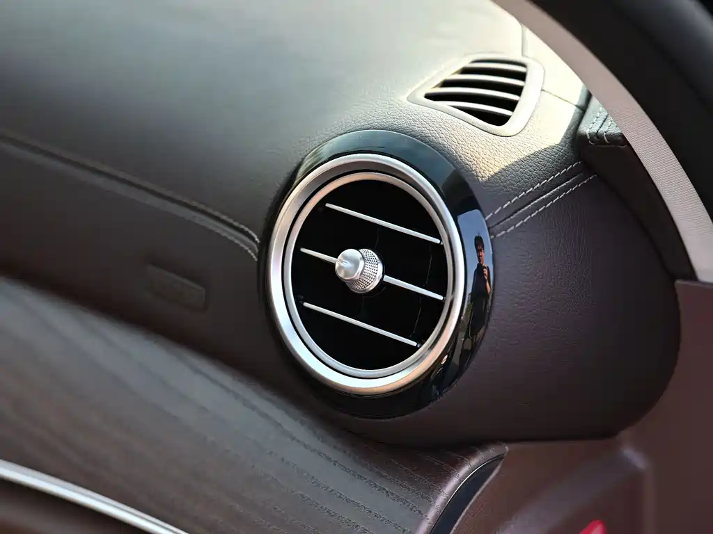 Mercedes-Benz E-Class — миниатюра 11