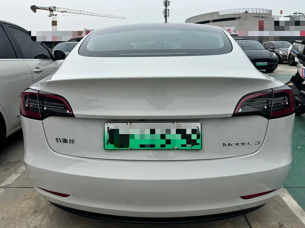 Tesla Model 3 — миниатюра 13