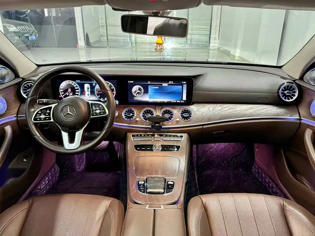 MERCEDES-BENZ E CLASS