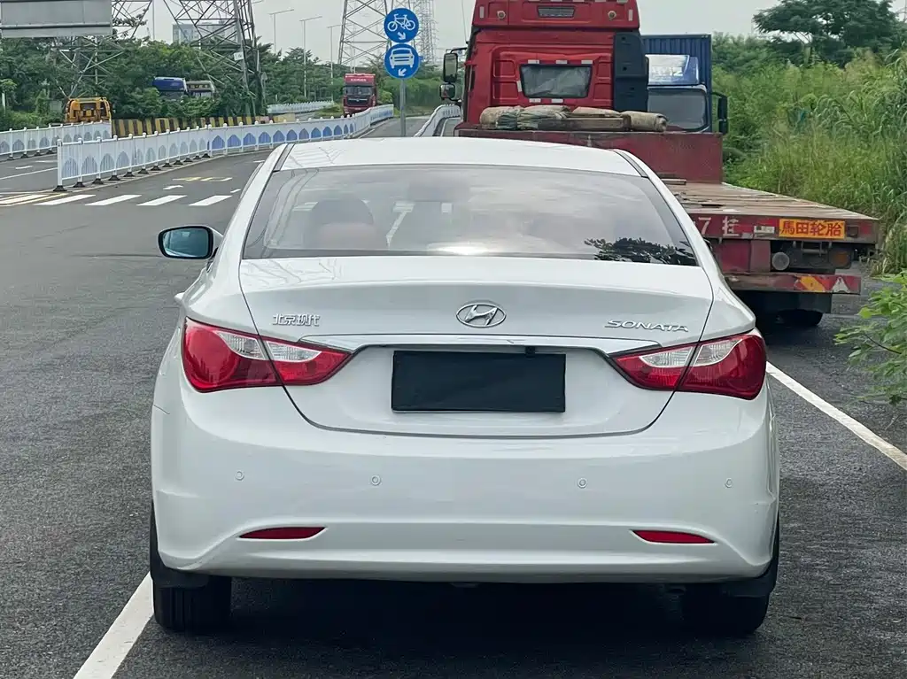Hyundai Sonata — миниатюра 8