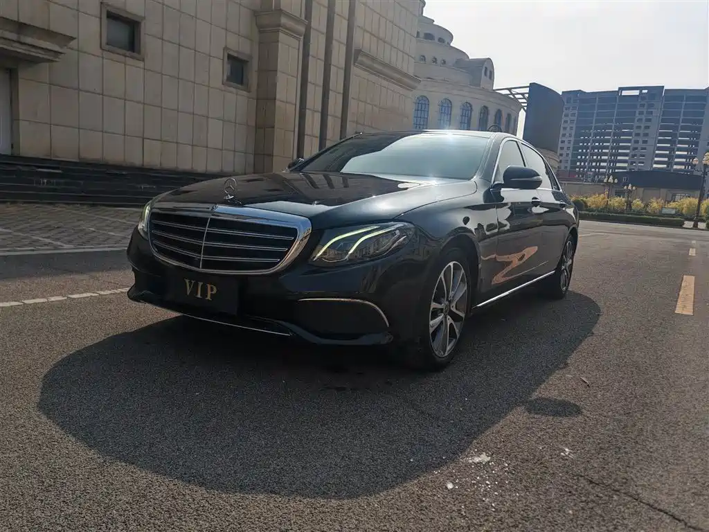 Mercedes-Benz E-Class — миниатюра 6