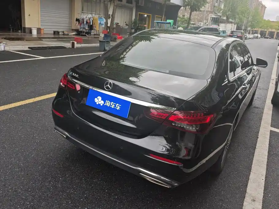 Mercedes-Benz E-Class — миниатюра 3
