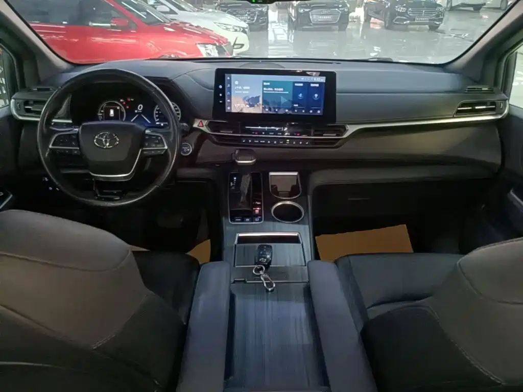 Toyota Sienna — миниатюра 10