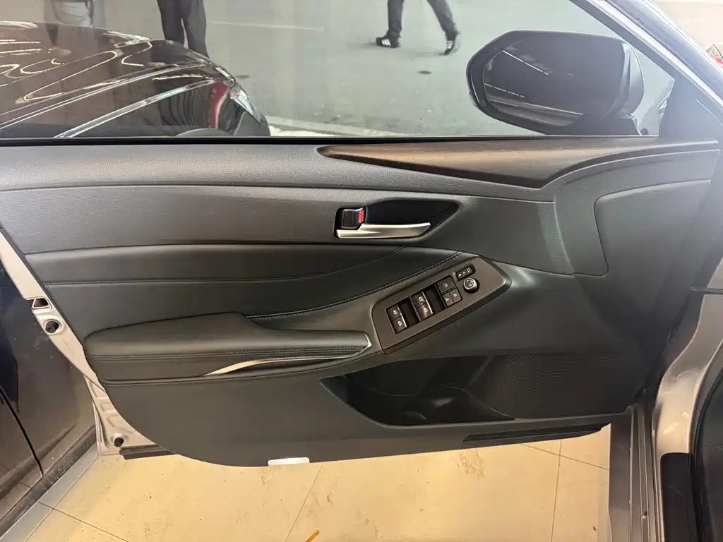 Toyota Avalon — миниатюра 4