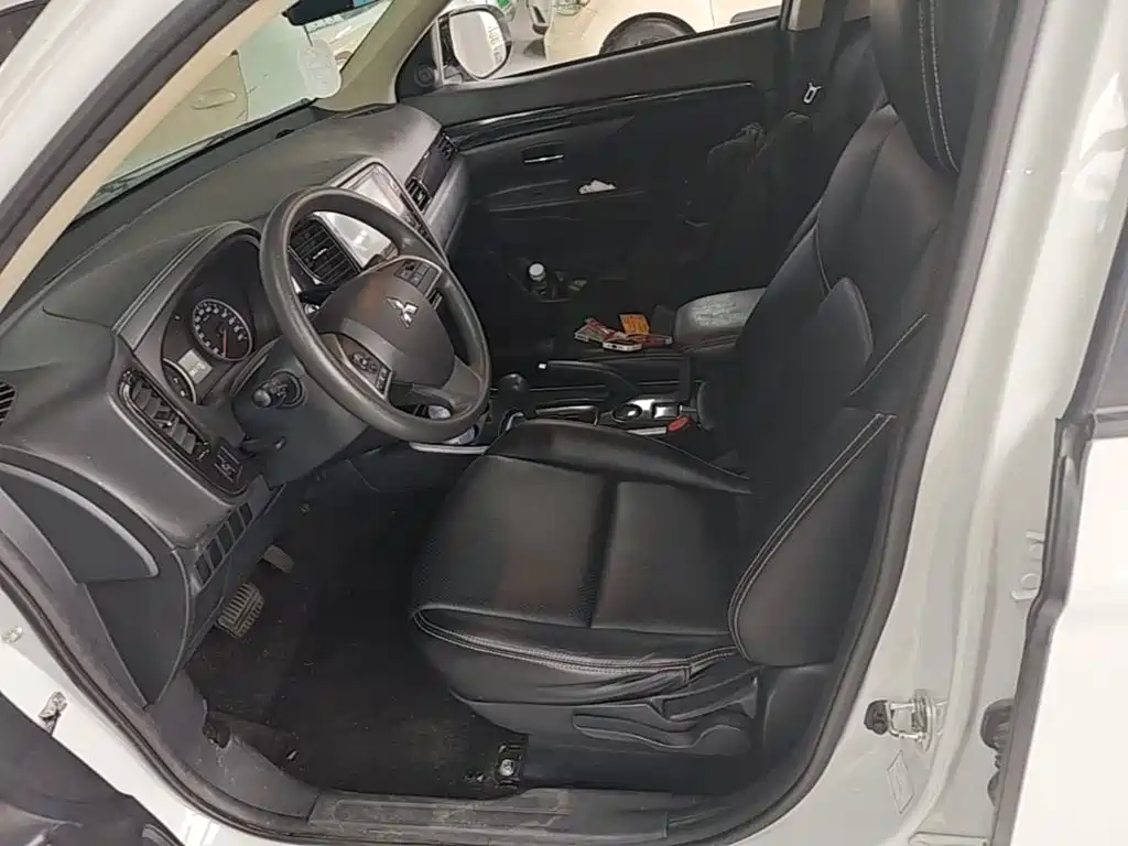 Mitsubishi Outlander — миниатюра 15