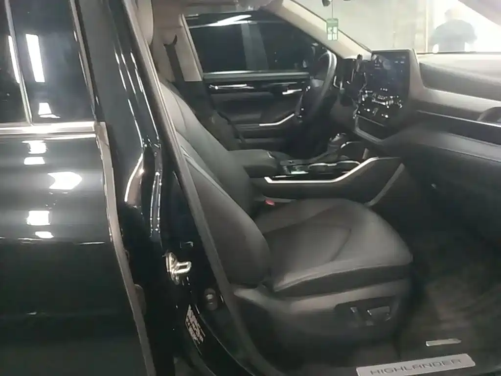 Toyota Highlander — миниатюра 25