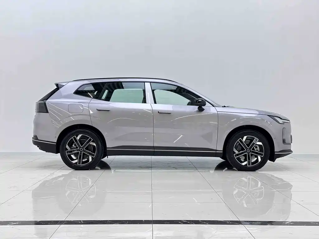 Volvo XC70 PHEV — миниатюра 4