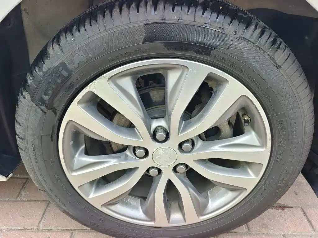 Buick Excelle — миниатюра 12