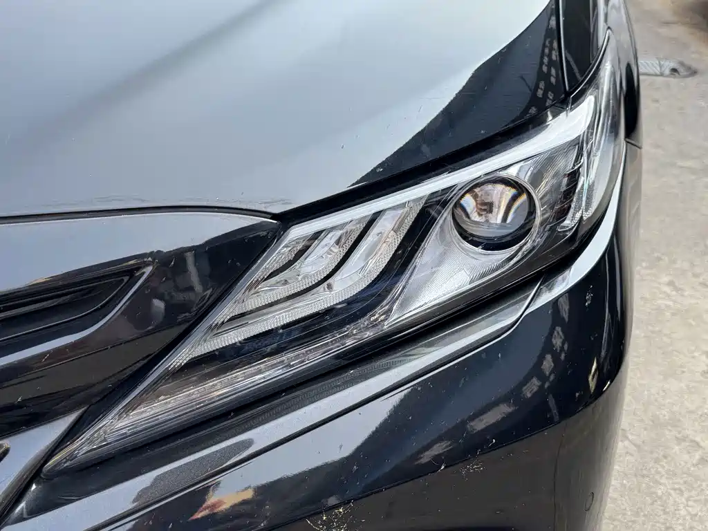 Toyota Camry — миниатюра 11