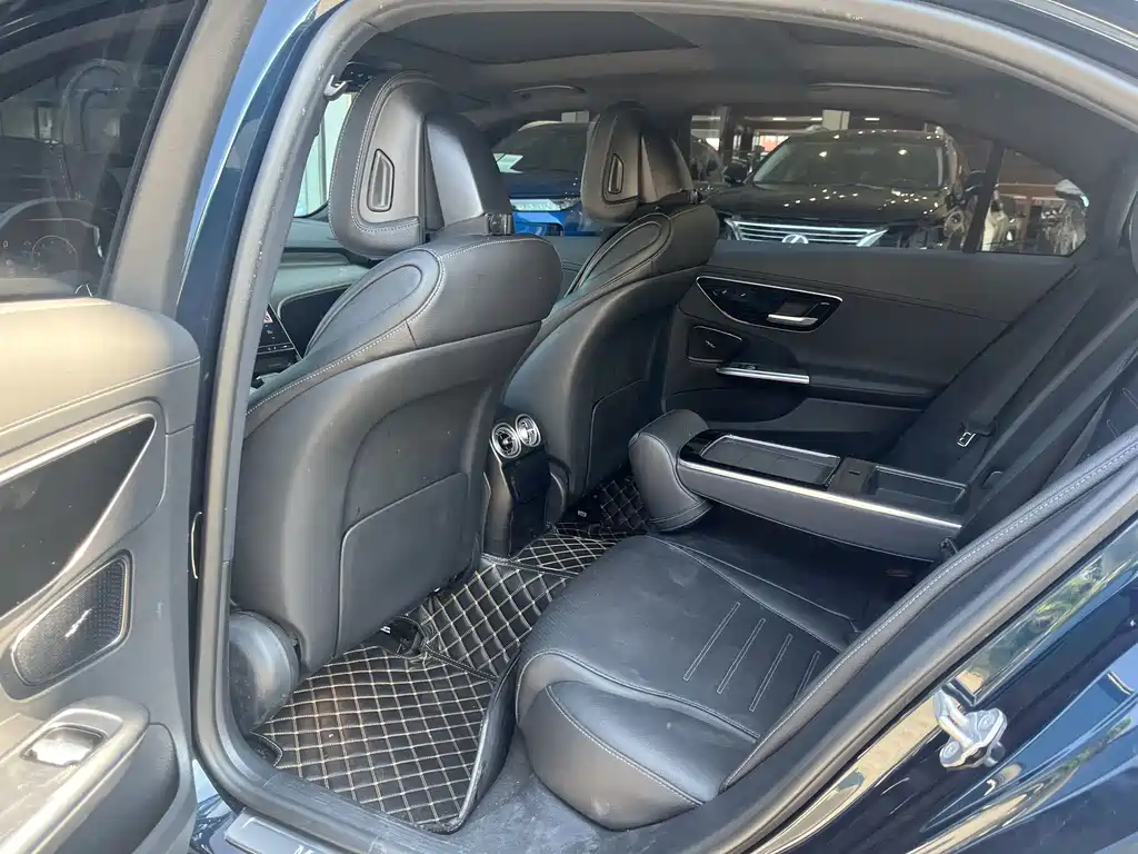 Mercedes-Benz C-Class — миниатюра 5