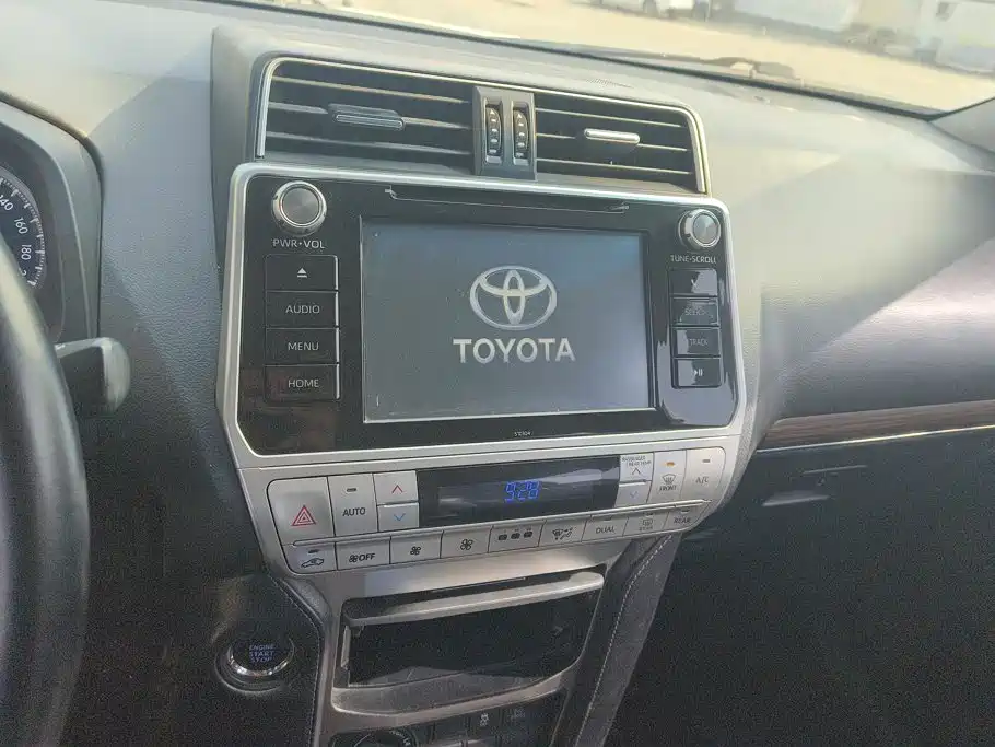 Toyota Prado — миниатюра 13
