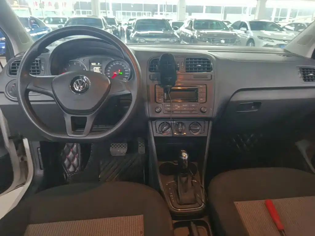 Volkswagen Polo — миниатюра 10